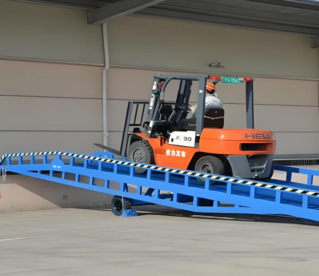 河口移动式卸货平台（叉车用）
